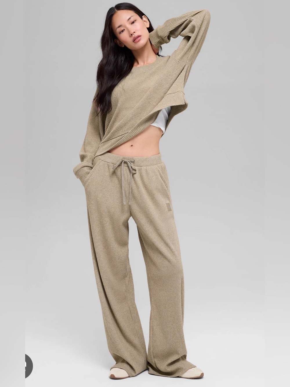 Alo muse wide leg pants in size medium NWT gravel leather